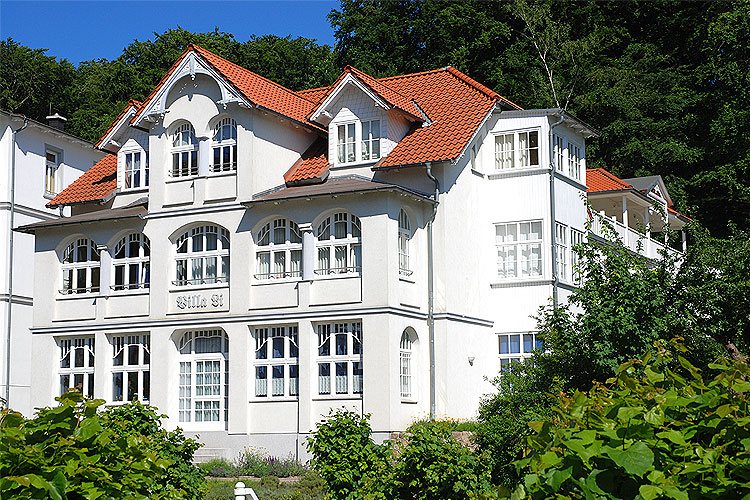ferienwohnung-sellin-ruegen-hausansicht